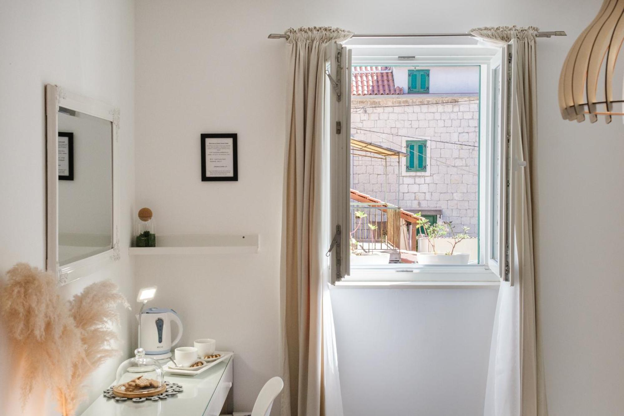 Central Split Rooms And Apartments Paese Ngoại thất bức ảnh
