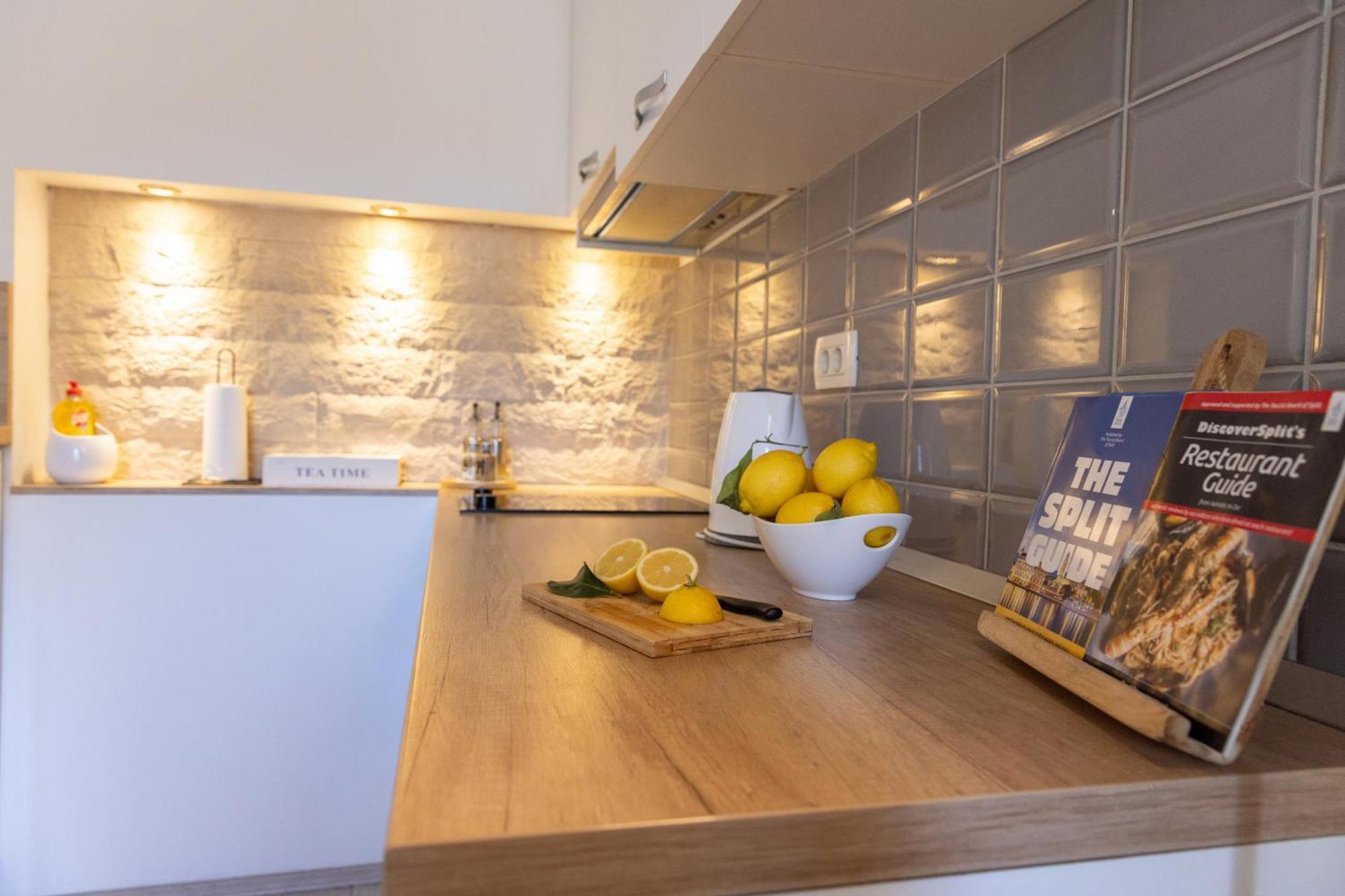 Central Split Rooms And Apartments Paese Ngoại thất bức ảnh