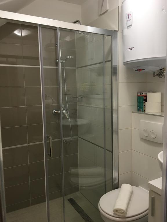 Central Split Rooms And Apartments Paese Ngoại thất bức ảnh