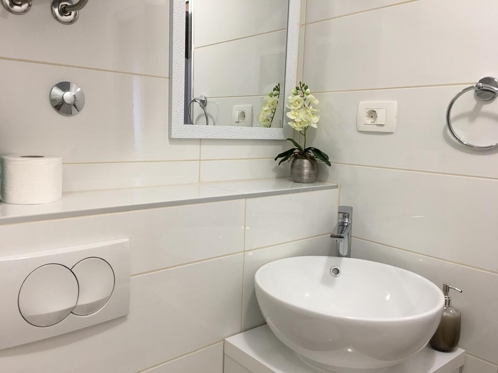 Central Split Rooms And Apartments Paese Ngoại thất bức ảnh