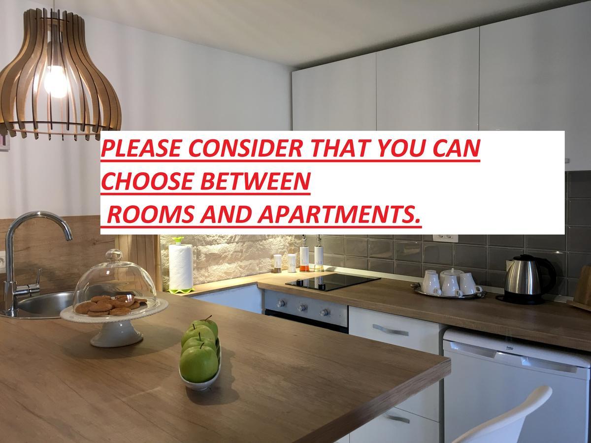 Central Split Rooms And Apartments Paese Ngoại thất bức ảnh